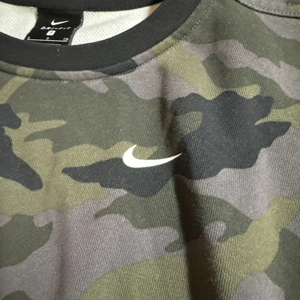 Nike Sportswear Long Sleeve Cropped Sweatshirt Oversized Women S Camo DJ0761-082